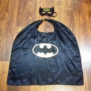 Girl's Batman Cape, Mask, and shirt set, Size 6-6X, EUC